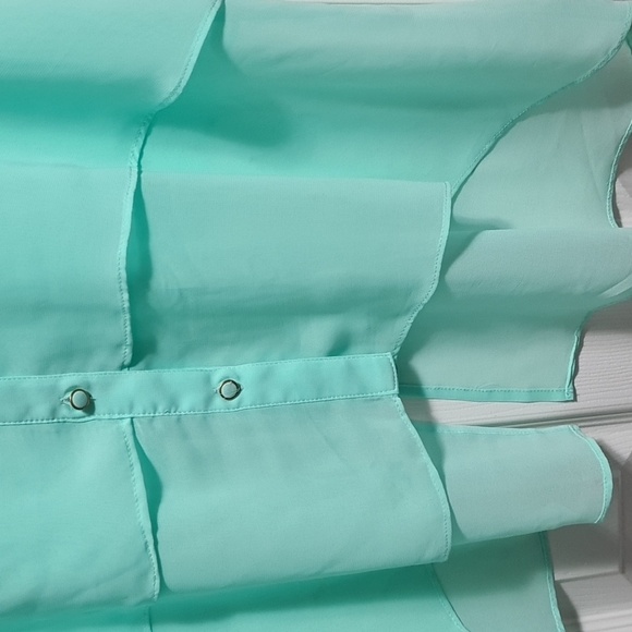 🟡Smartset  Sleeveless Blouse - Picture 2 of 8